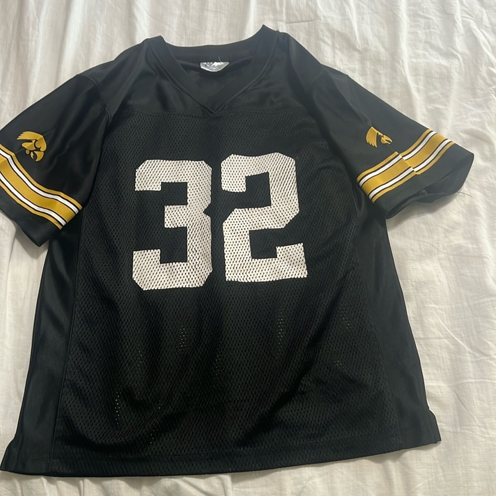 Hawkeyes kids jersey size Large
